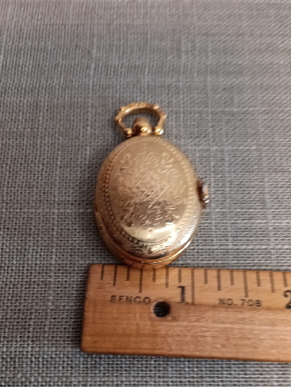 Gold Tone Pendant Watch Quartz Locket Style No Chain - Picture 7 of 7